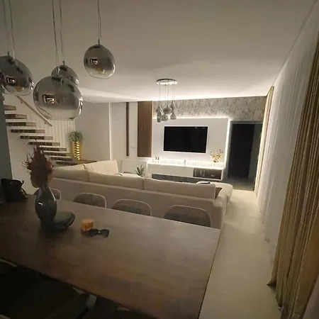 Santa With Heated Pool * باكوشتاني