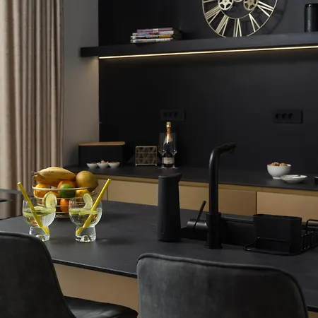 Santa With Heated Pool باكوشتاني