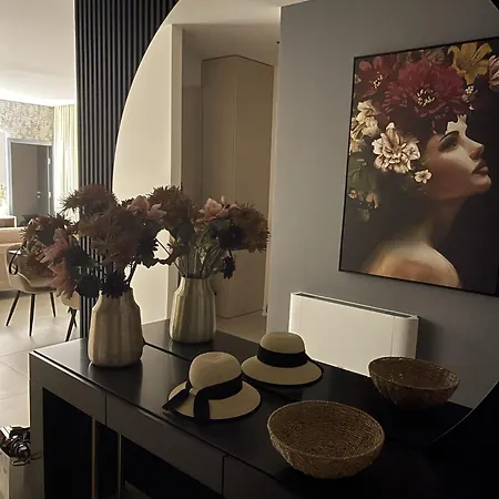 Santa With Heated Pool *