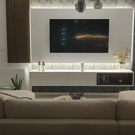 Santa With Heated Pool *