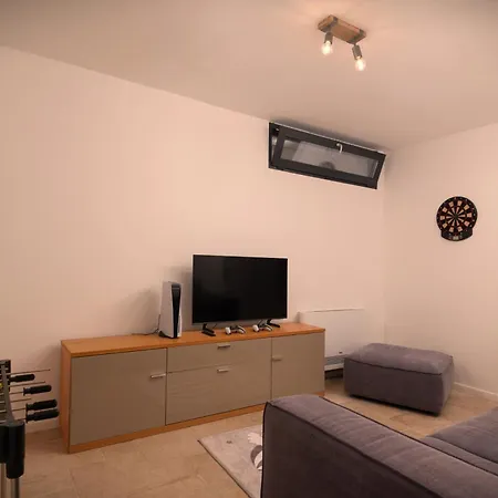 Santa With Heated Pool فيلة