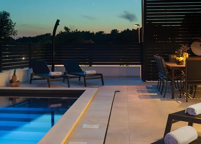 Santa With Heated Pool פאקוסטאן