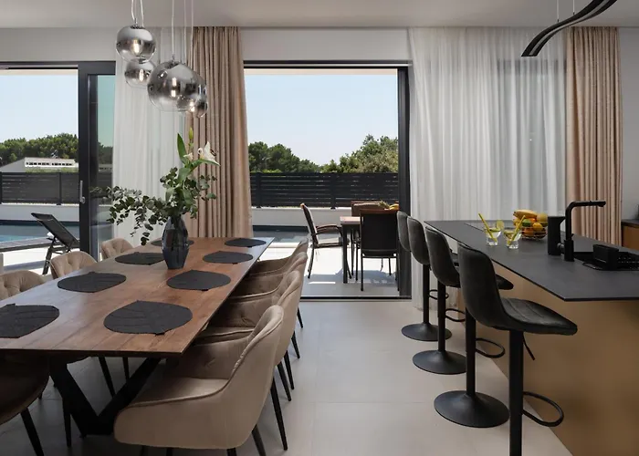 Santa With Heated Pool * פאקוסטאן