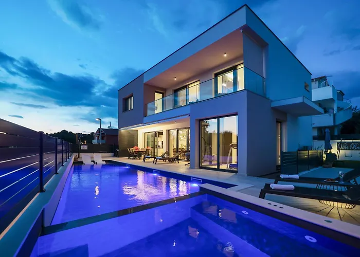 Villa Santa With Heated Pool *