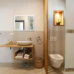 Santa With Heated Pool باكوشتاني