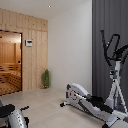 Villa Santa With Heated Pool *