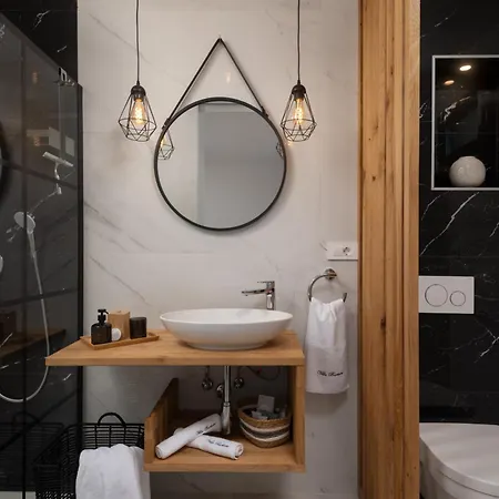 Santa With Heated Pool *