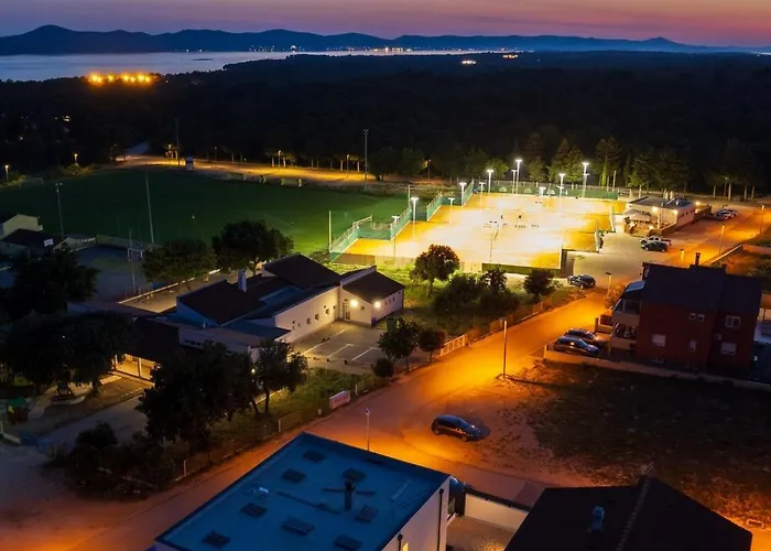 ヴィラ Santa With Heated Pool Pakoštane