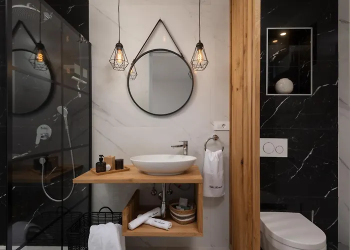 Santa With Heated Pool *