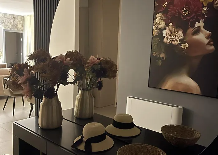 Santa With Heated Pool *