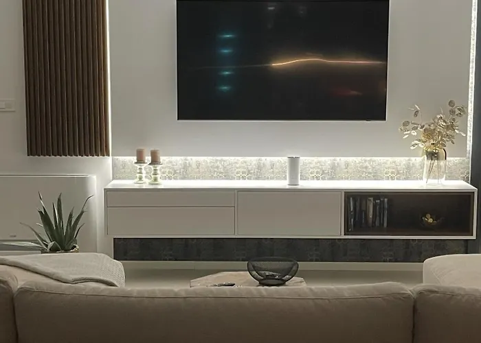 Santa With Heated Pool *